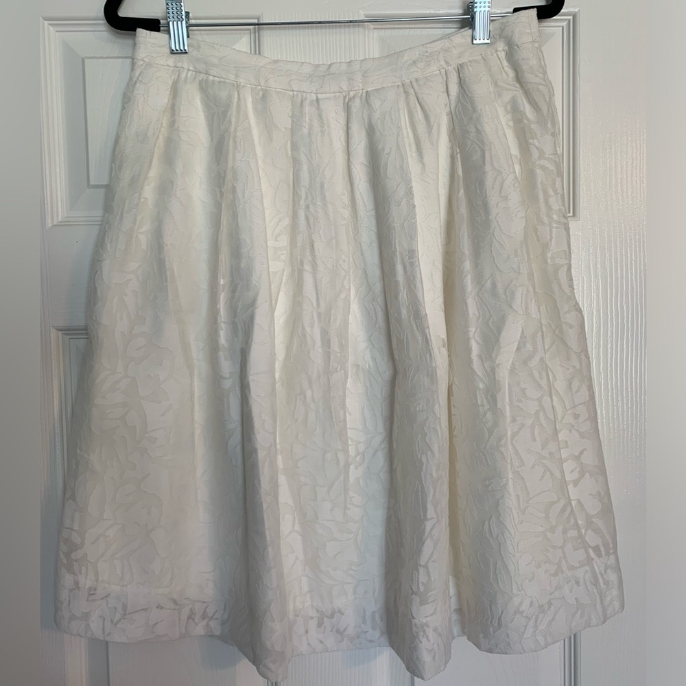 JCrew Factory white floral skirt. Lined. Size 8.